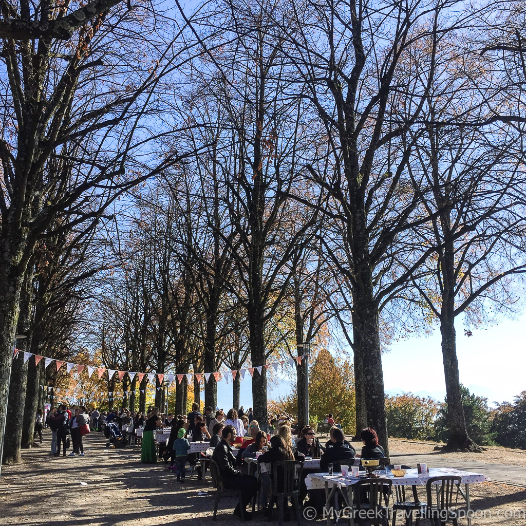Park de Valency in Lausanne offers gorgeous views of the lake and a perfect setting for autumn photographs.