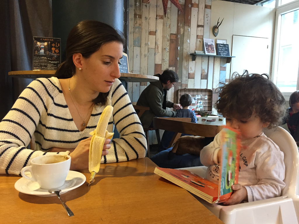 Culture Café: coffee, bananas and reading books
