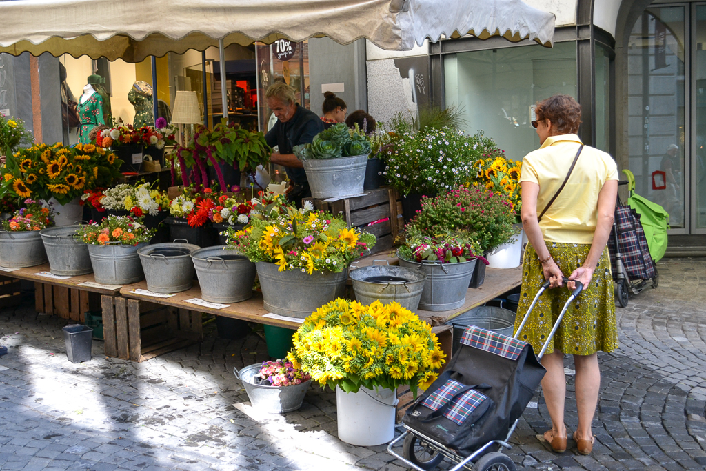 Open market -Shopping in Lausanne