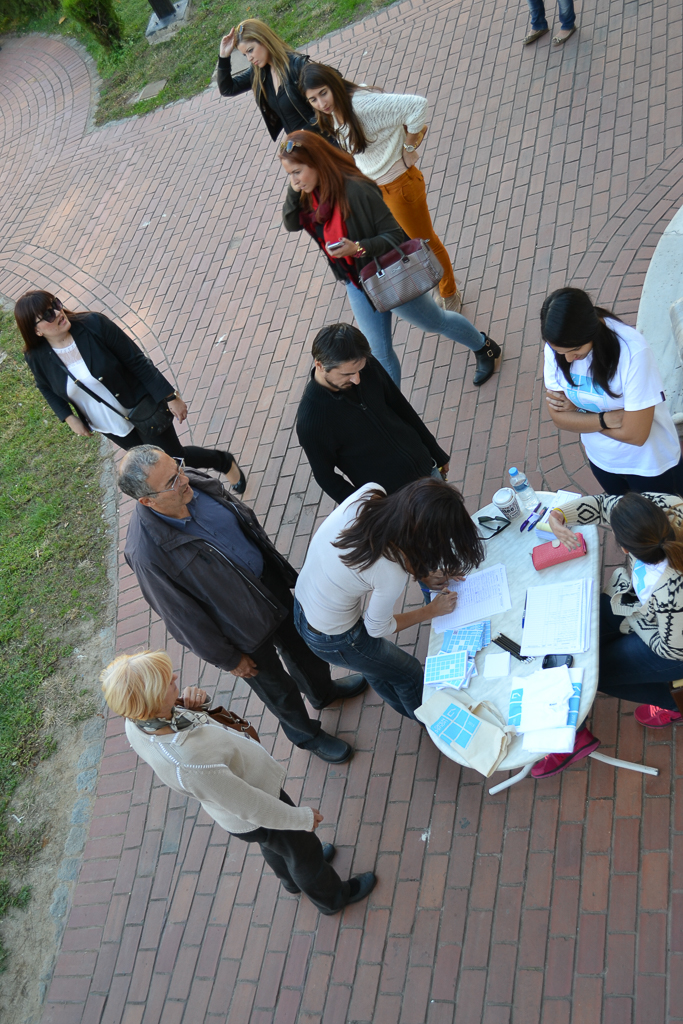 Villa Mordoch, volunteers in action.